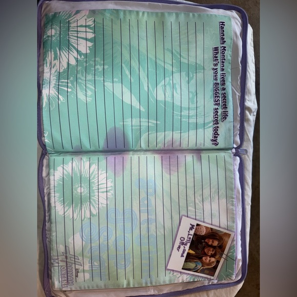 Disney Hannah Montana My Secret Pillow - MP3, Pillow, Journal and More - Picture 2 of 8